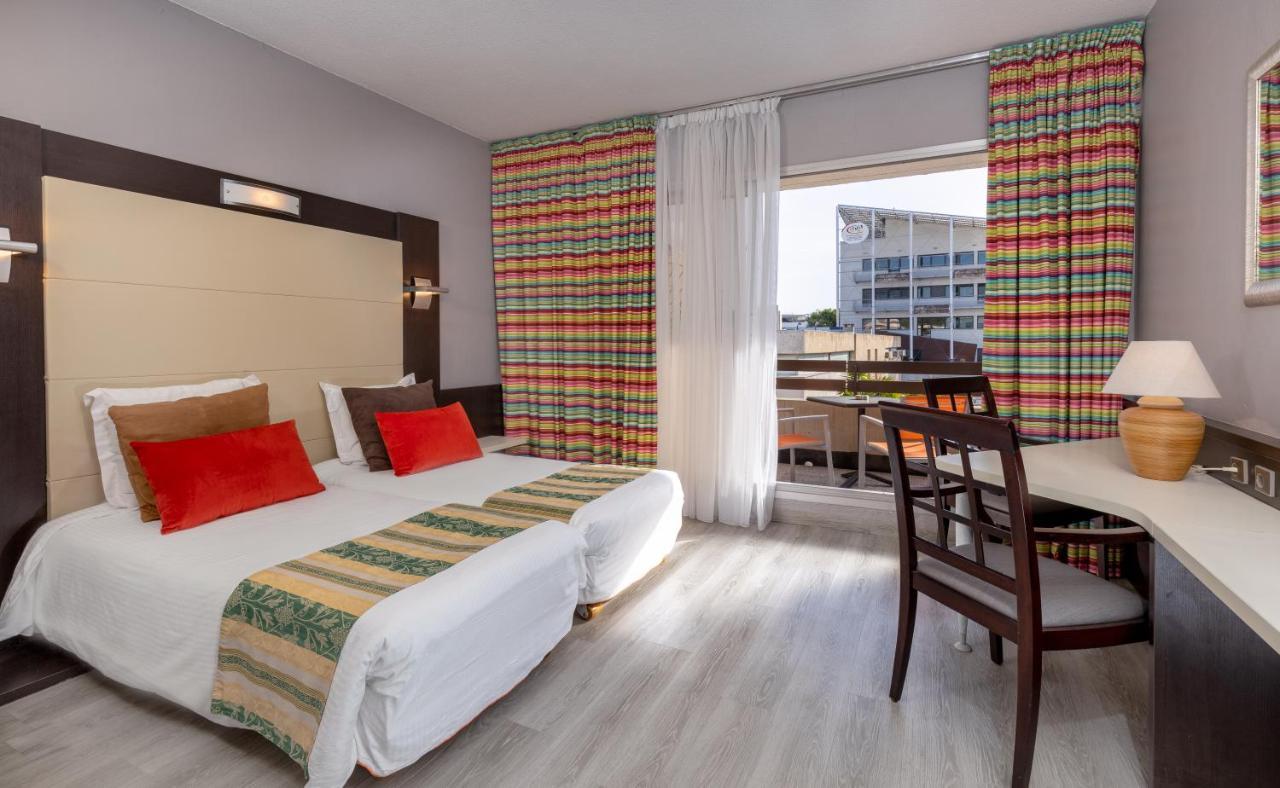 The Originals City, Hotel Galaxie, Nice Aeroport Saint-Laurent-du-Var Bagian luar foto