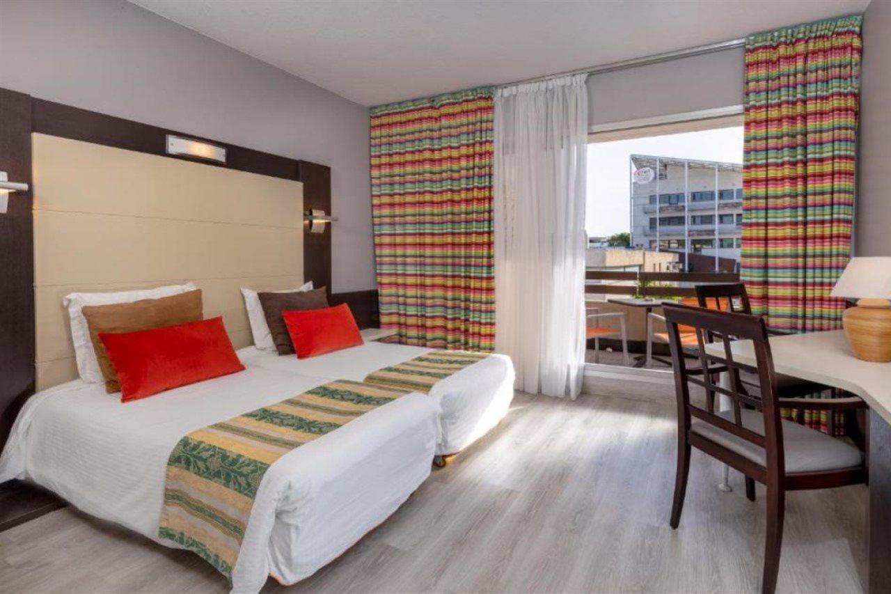 The Originals City, Hotel Galaxie, Nice Aeroport Saint-Laurent-du-Var Bagian luar foto