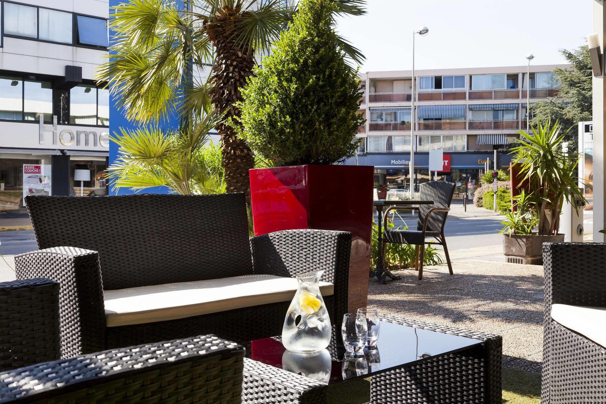 The Originals City, Hotel Galaxie, Nice Aeroport Saint-Laurent-du-Var Bagian luar foto