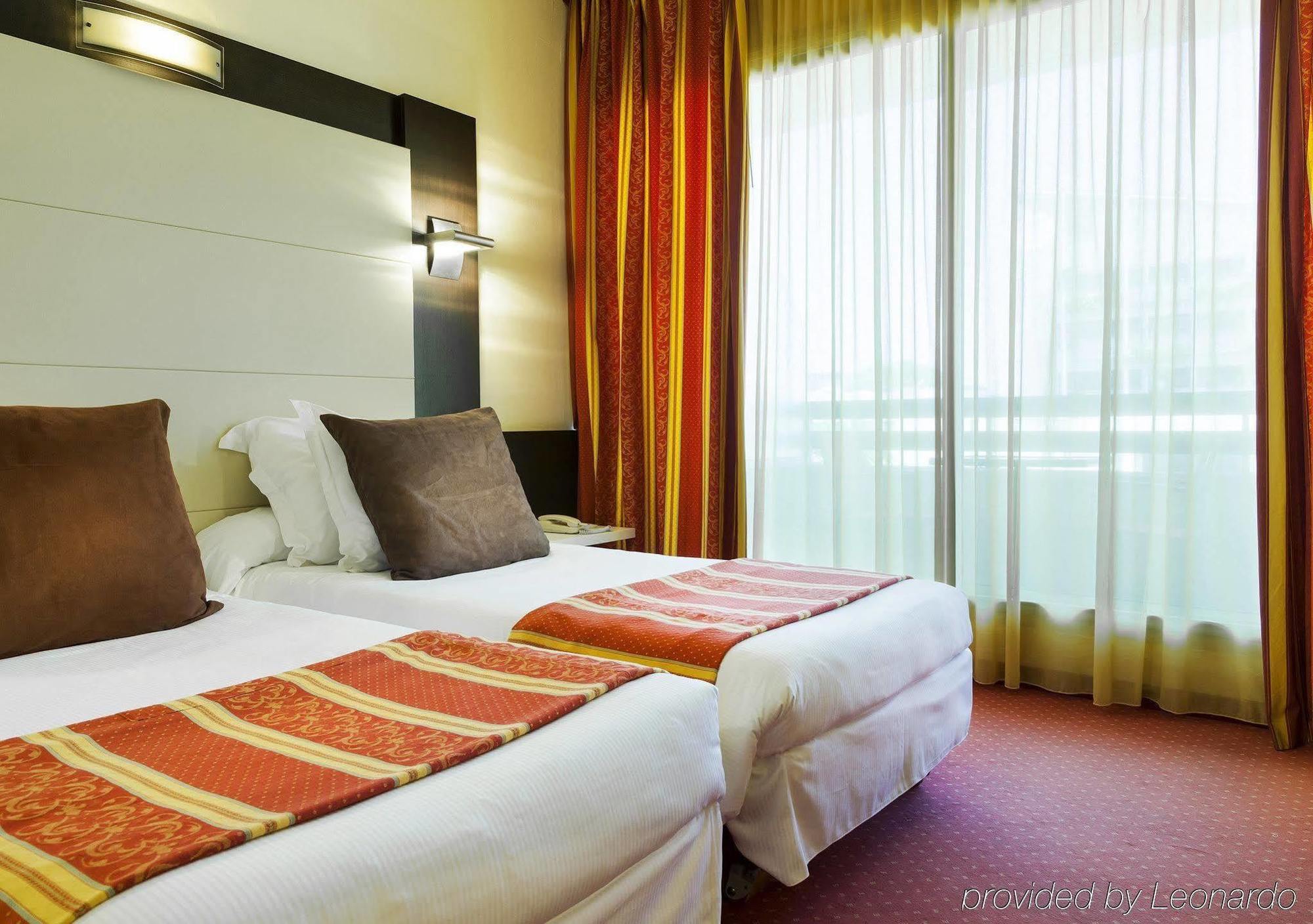 The Originals City, Hotel Galaxie, Nice Aeroport Saint-Laurent-du-Var Bagian luar foto