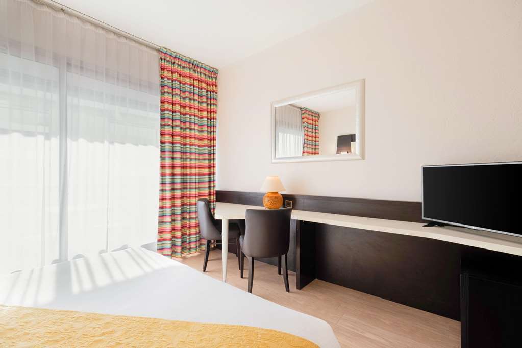 The Originals City, Hotel Galaxie, Nice Aeroport Saint-Laurent-du-Var Ruang foto